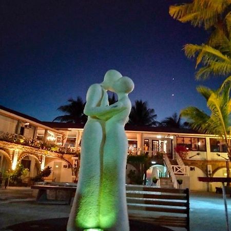 Sunbloom Beachfront Hotel And Restaurant Zambales Sinabacan エクステリア 写真