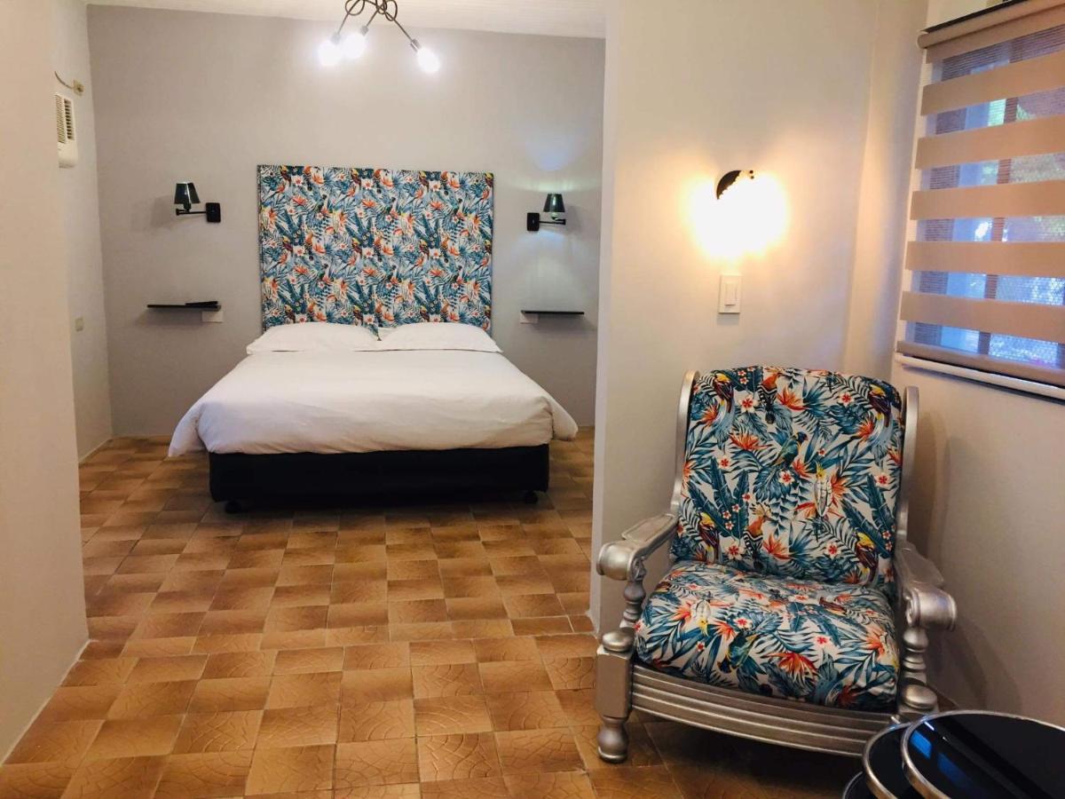 Sunbloom Beachfront Hotel And Restaurant Zambales Sinabacan エクステリア 写真