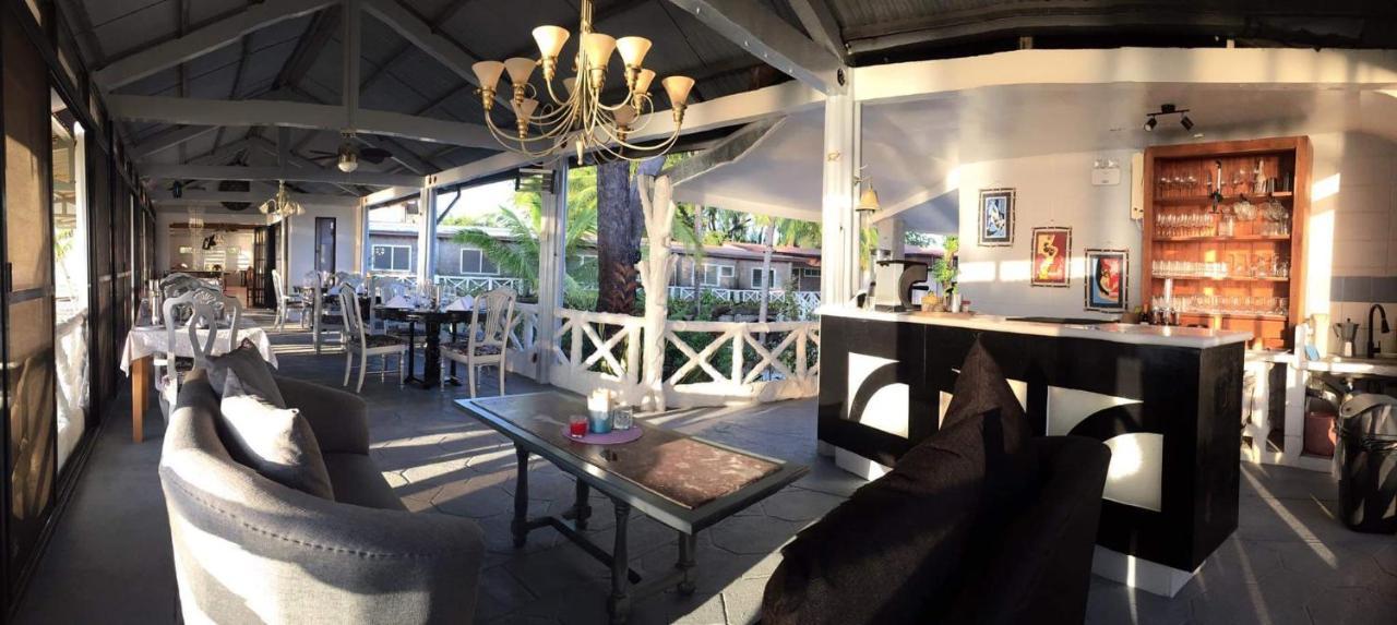 Sunbloom Beachfront Hotel And Restaurant Zambales Sinabacan エクステリア 写真