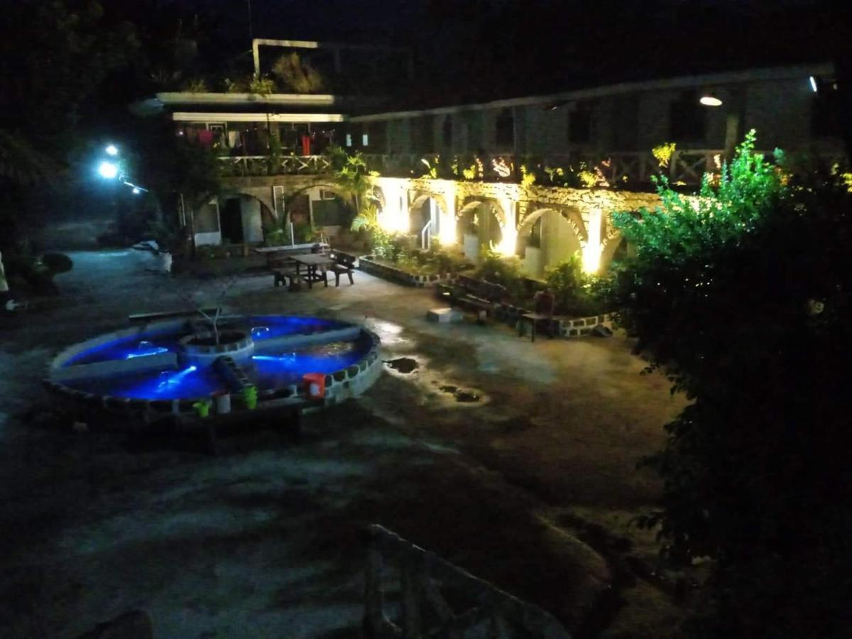 Sunbloom Beachfront Hotel And Restaurant Zambales Sinabacan エクステリア 写真