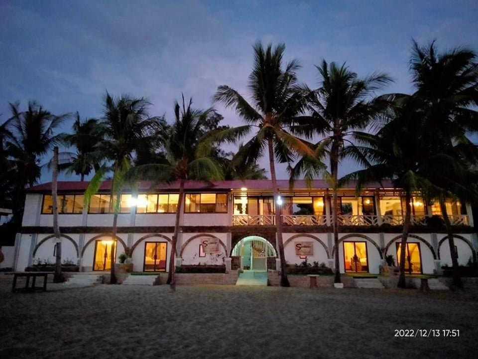 Sunbloom Beachfront Hotel And Restaurant Zambales Sinabacan エクステリア 写真