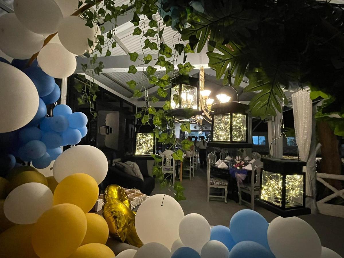 Sunbloom Beachfront Hotel And Restaurant Zambales Sinabacan エクステリア 写真