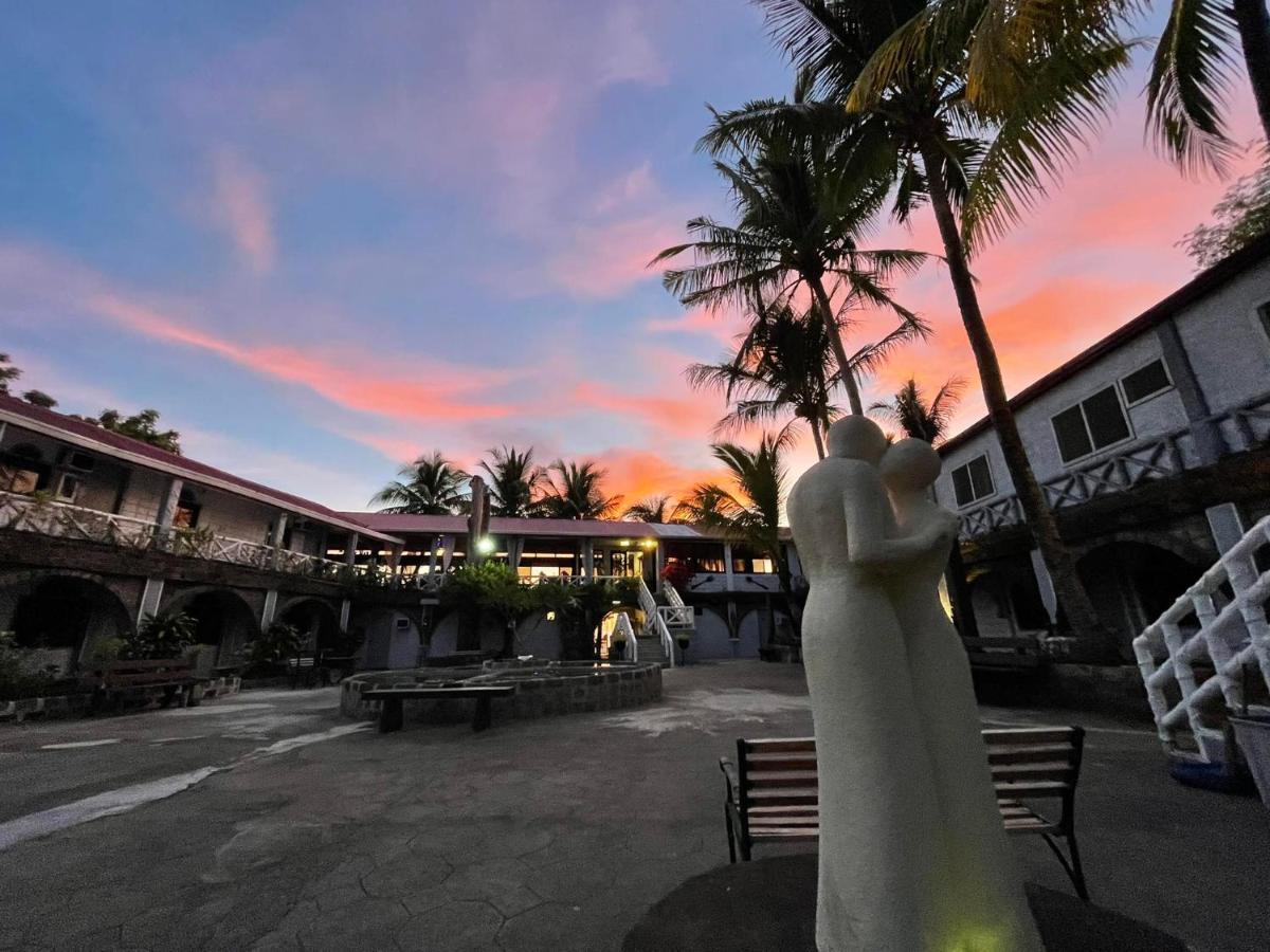 Sunbloom Beachfront Hotel And Restaurant Zambales Sinabacan エクステリア 写真