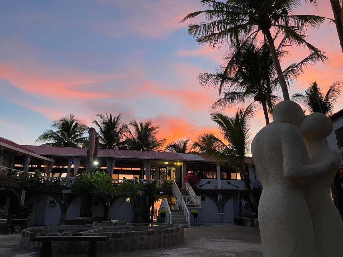 Sunbloom Beachfront Hotel And Restaurant Zambales Sinabacan エクステリア 写真