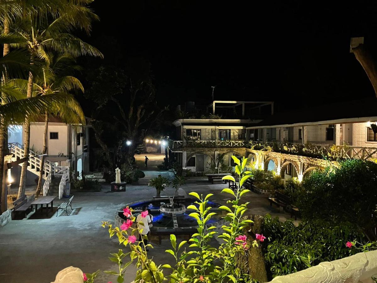 Sunbloom Beachfront Hotel And Restaurant Zambales Sinabacan エクステリア 写真