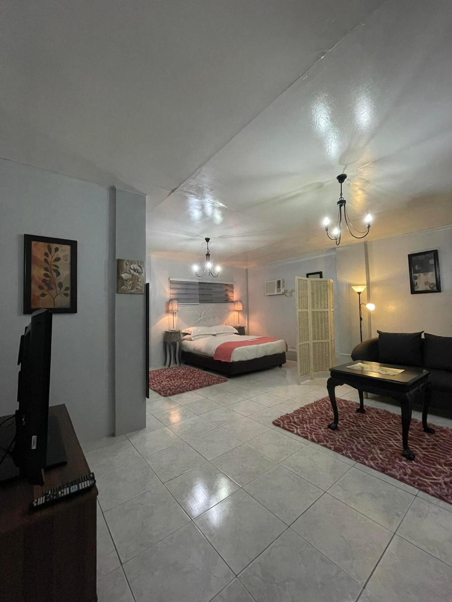 Sunbloom Beachfront Hotel And Restaurant Zambales Sinabacan エクステリア 写真
