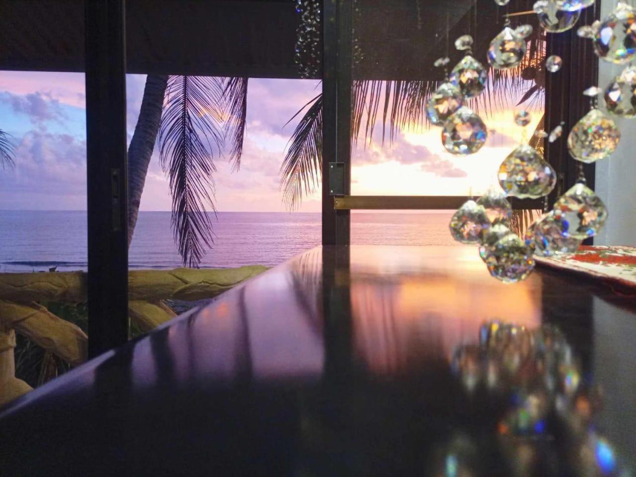 Sunbloom Beachfront Hotel And Restaurant Zambales Sinabacan エクステリア 写真